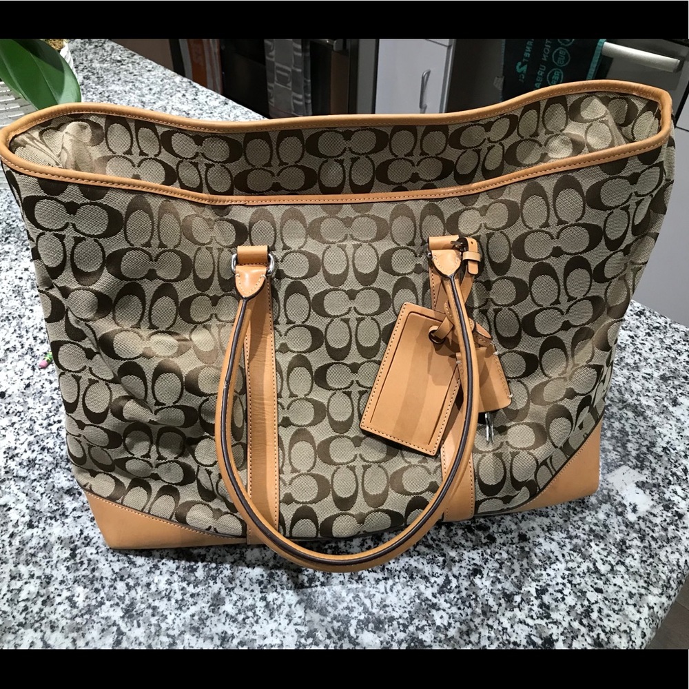 Coach logo travel tote bag